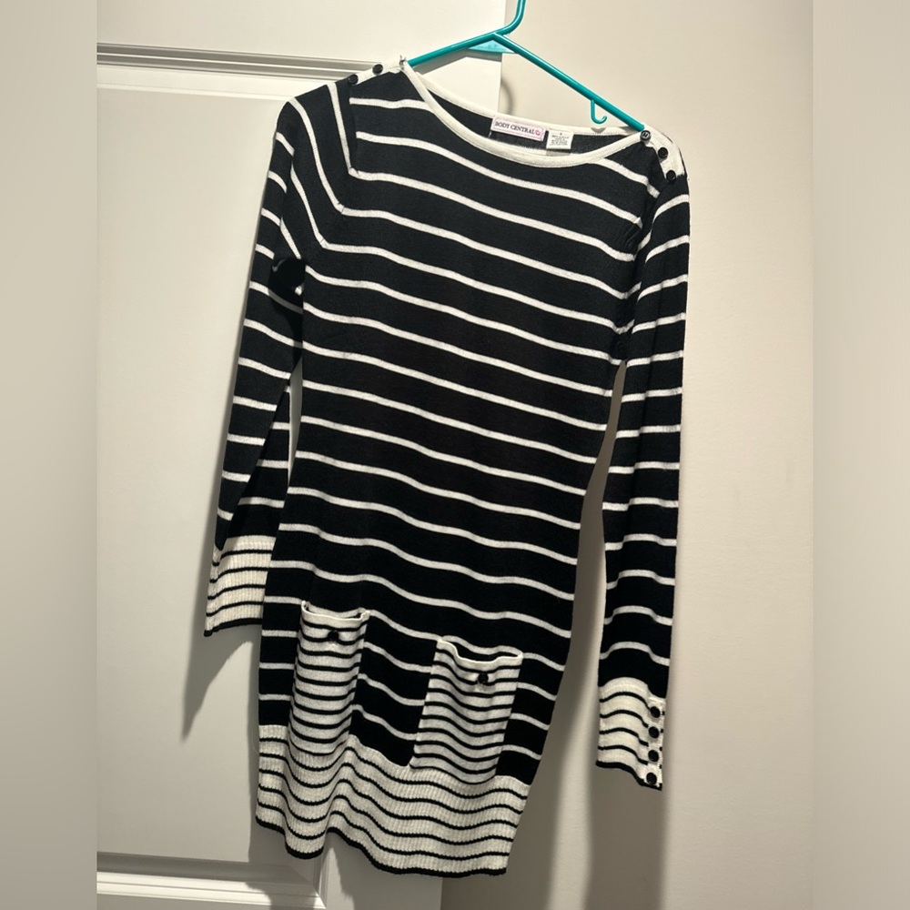Black and white long sleeve body con dress